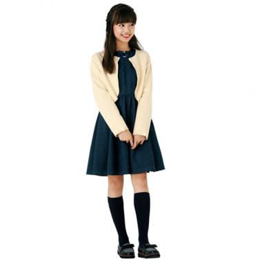 リボンブローチつきレーシーワンピース