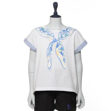 スカーフプリントTシャツ