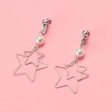 星×パール調モチーフつきイヤリング