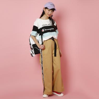 ベルトつきサイドロゴワイドパンツ