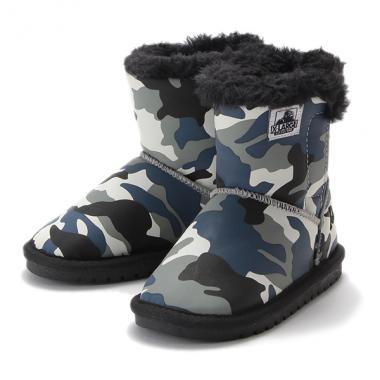 ロゴ刺しゅう入りカモフラージュ柄シープスキン風ブーツ